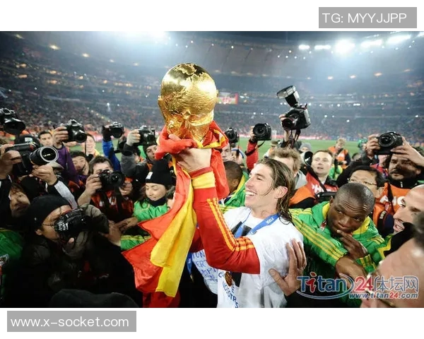 维尼修斯在西杯决赛中大放异彩助力球队夺冠的精彩表现