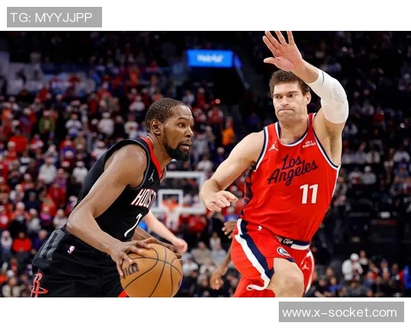 快船队换帅后球队士气大振,重回胜利轨道 快船队换帅后球队士气大振,重回胜利轨道