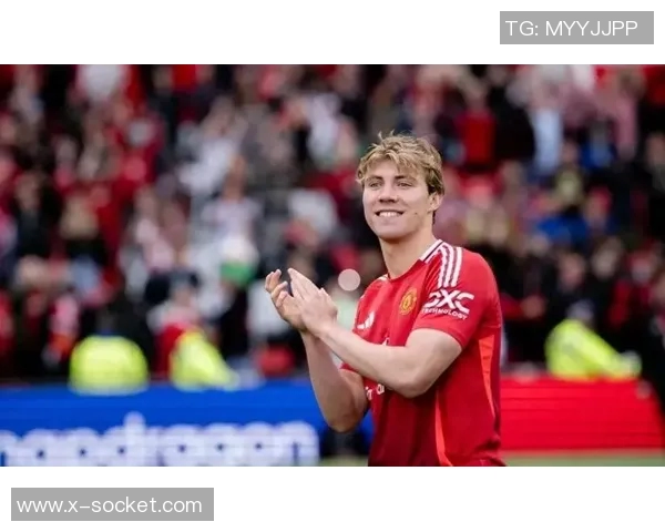 曼联官方确认签约新前锋,转会费达到历史纪录